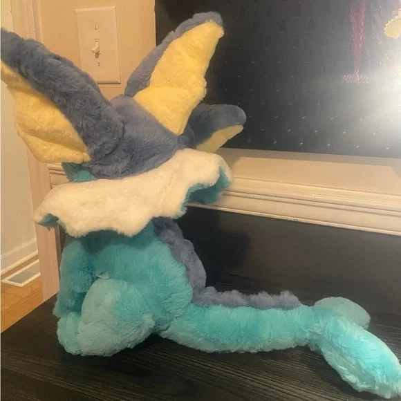 Fluffy Vaporeon plush - Picture 5 of 6